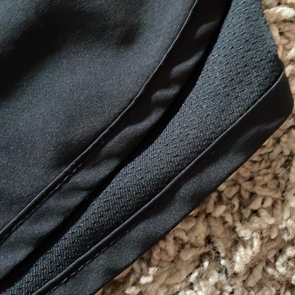 Black Nike shorts - Picture 4 of 4